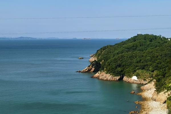 推動石化化工行業(yè)不符合環(huán)保、安全等相關(guān)要求的裝置淘汰退出一批、改造提升一批、整體新建一批